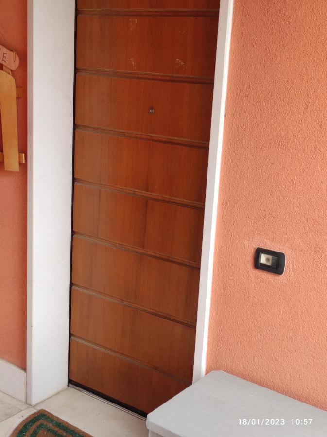 Casa Vacanze Da Riki Appartamento 2 Πεσκιέρα ντελ Γκάρντα Εξωτερικό φωτογραφία