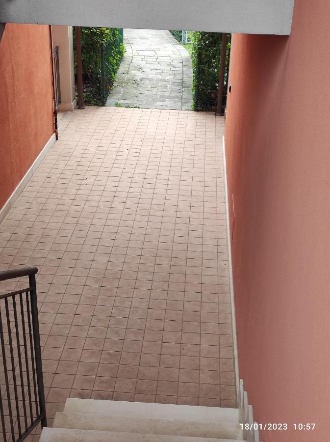 Casa Vacanze Da Riki Appartamento 2 Πεσκιέρα ντελ Γκάρντα Εξωτερικό φωτογραφία