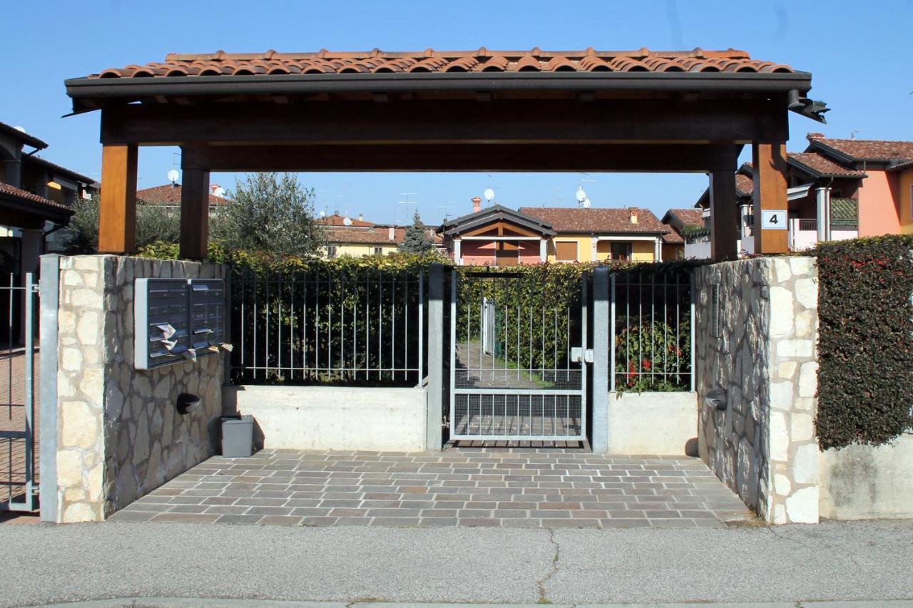 Casa Vacanze Da Riki Appartamento 2 Πεσκιέρα ντελ Γκάρντα Εξωτερικό φωτογραφία