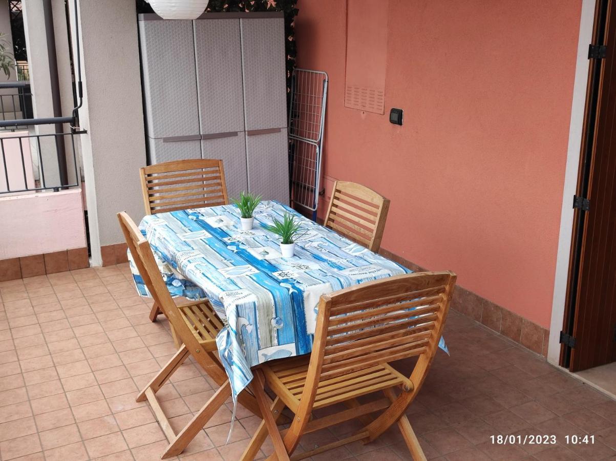 Casa Vacanze Da Riki Appartamento 2 Πεσκιέρα ντελ Γκάρντα Εξωτερικό φωτογραφία
